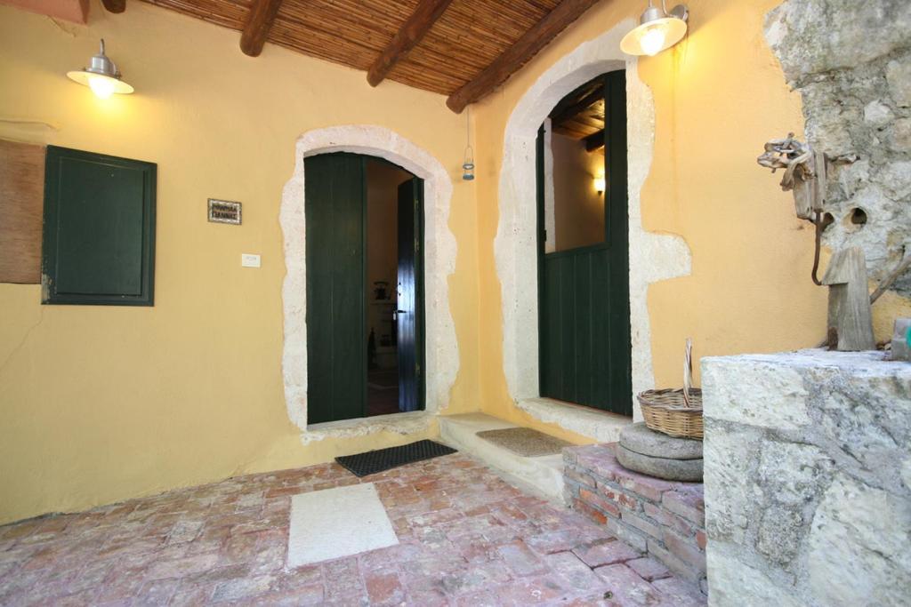 Agathes Traditional Houses Kástellos Стая снимка