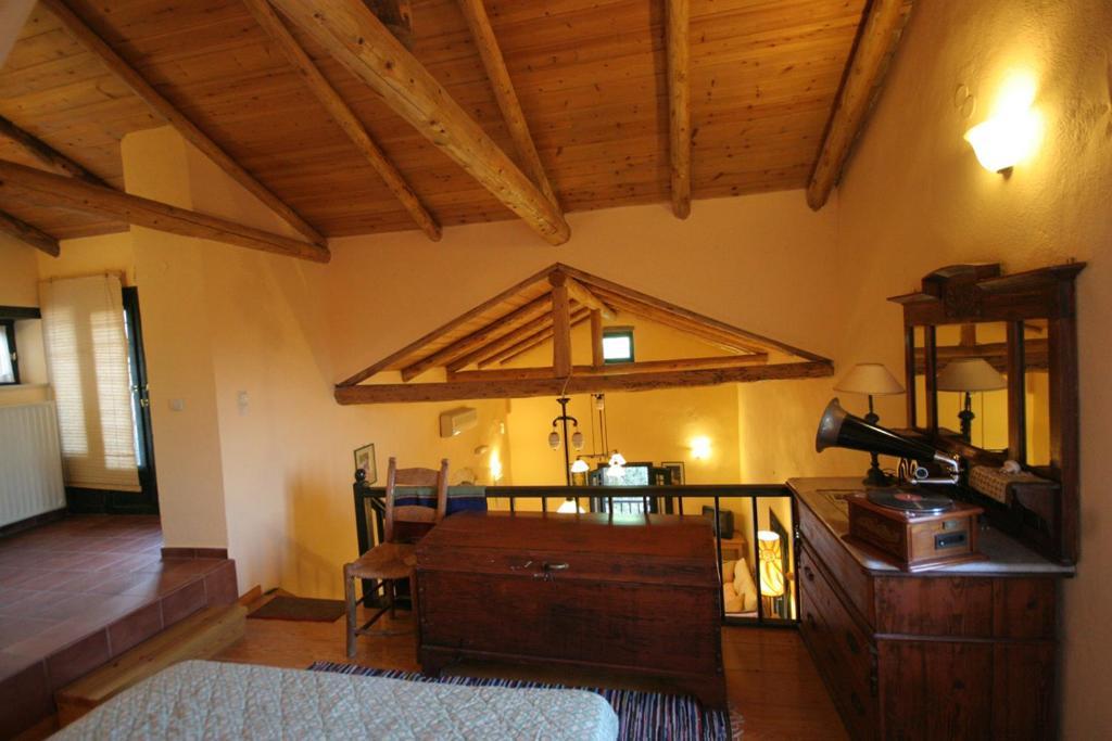 Agathes Traditional Houses Kástellos Стая снимка